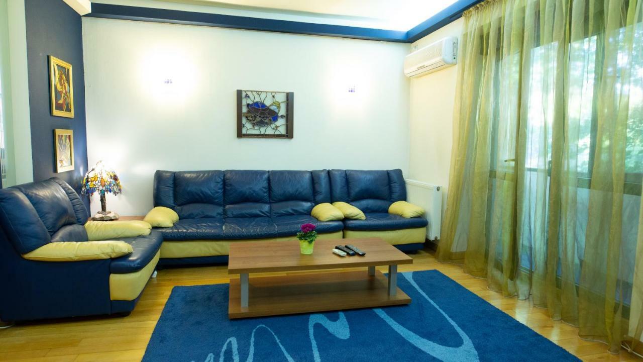 Nicole'S Apartment Bukarest Exterior foto