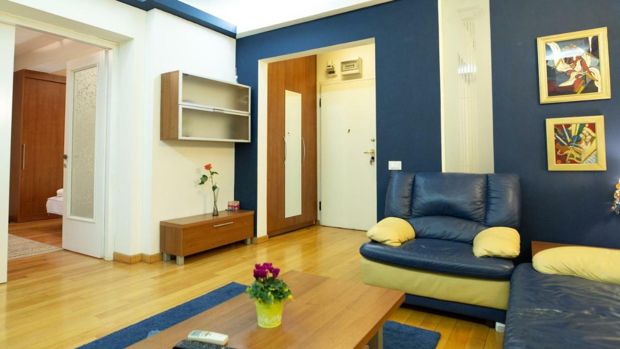 Nicole'S Apartment Bukarest Exterior foto
